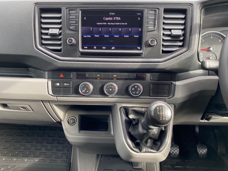 VOLKSWAGEN CRAFTER