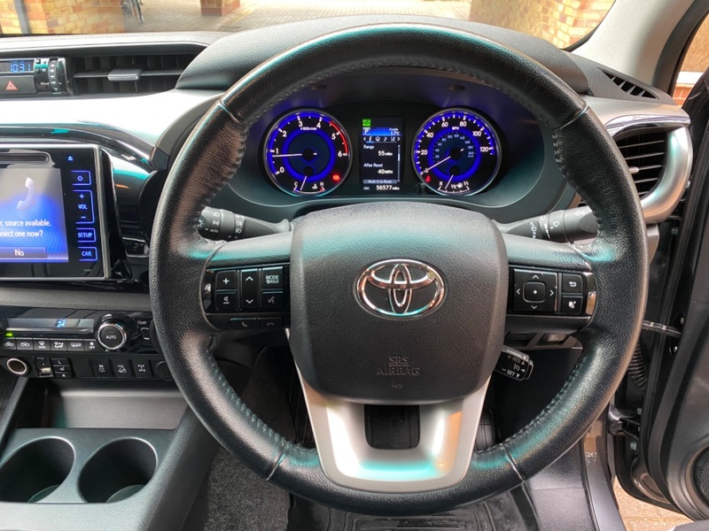 TOYOTA HILUX