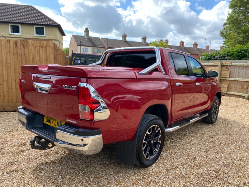 TOYOTA HILUX