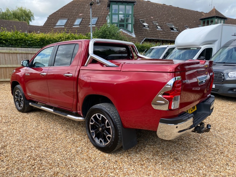 TOYOTA HILUX