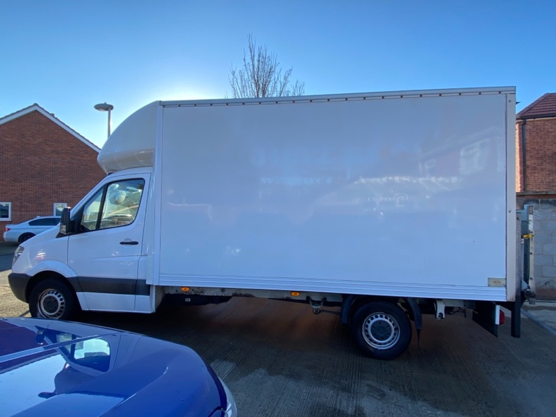 MERCEDES-BENZ SPRINTER