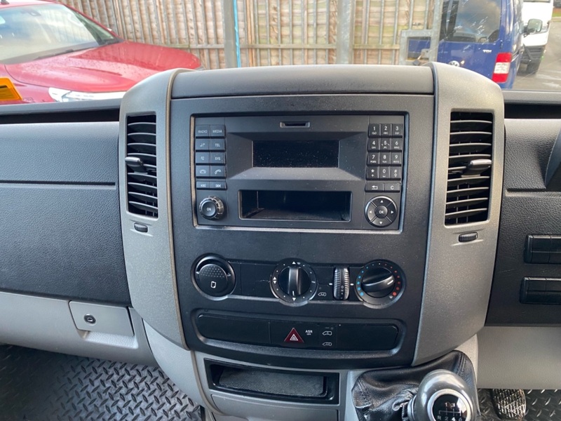 MERCEDES-BENZ SPRINTER