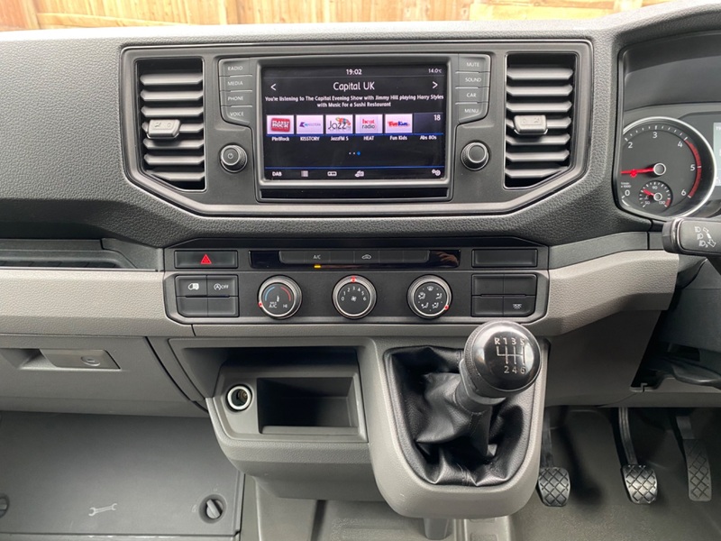VOLKSWAGEN CRAFTER