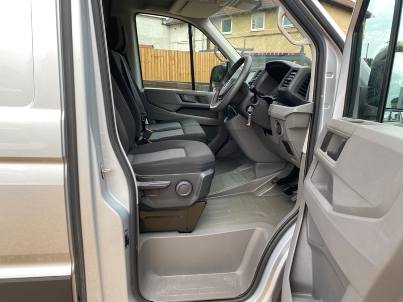 VOLKSWAGEN CRAFTER
