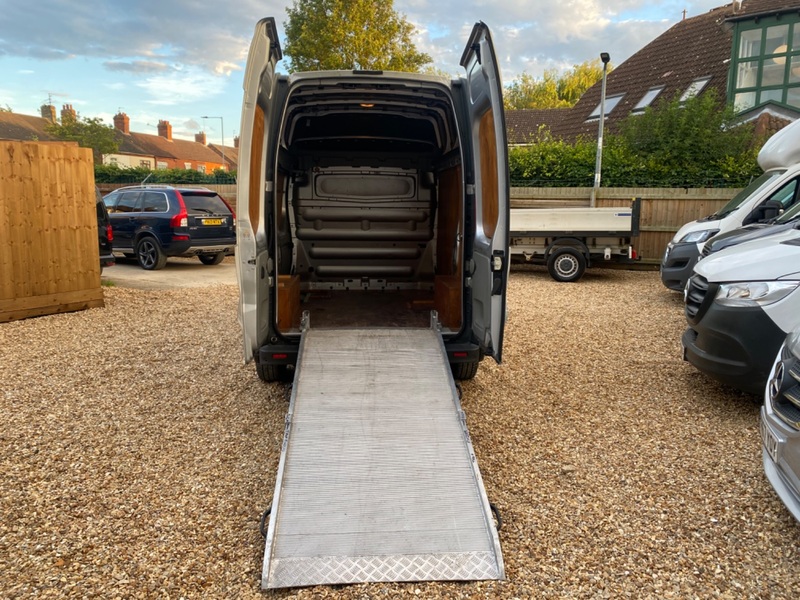 VAUXHALL VIVARO