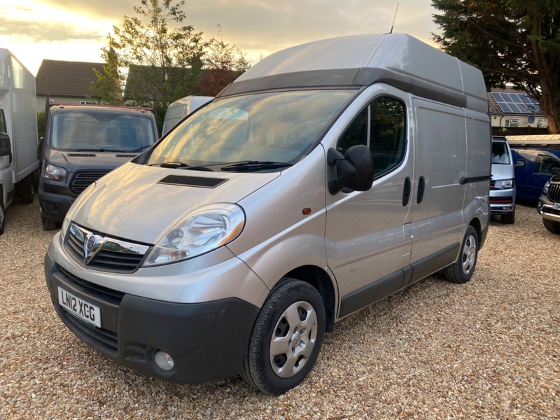 VAUXHALL VIVARO