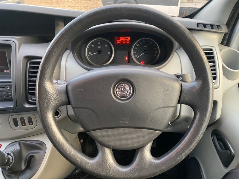 VAUXHALL VIVARO