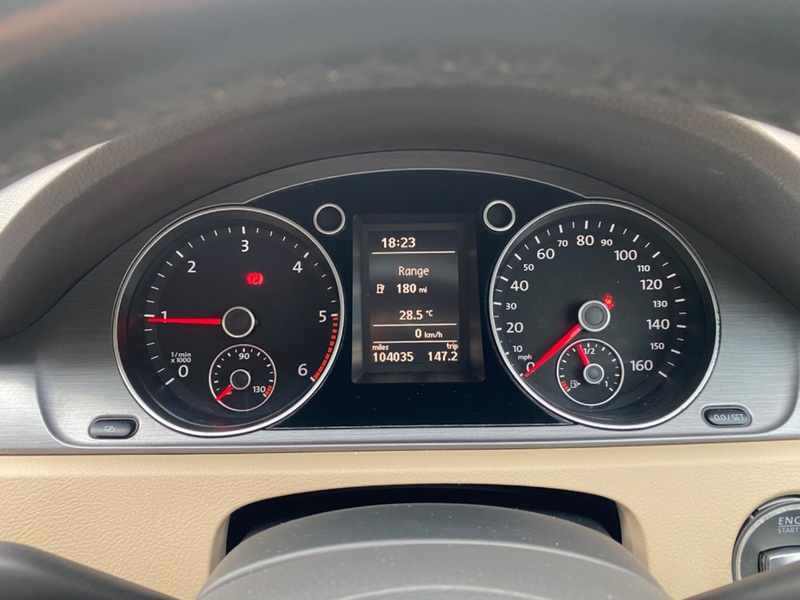 VOLKSWAGEN PASSAT
