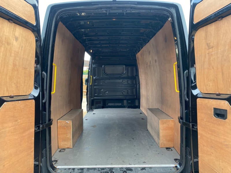 VOLKSWAGEN CRAFTER
