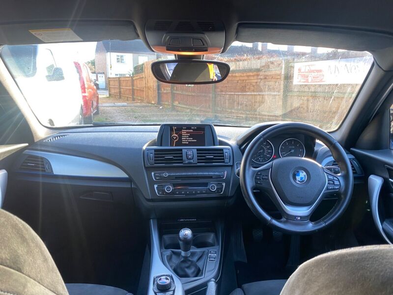 BMW 1 SERIES