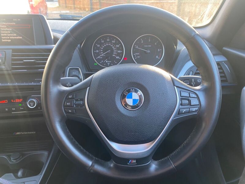 BMW 1 SERIES