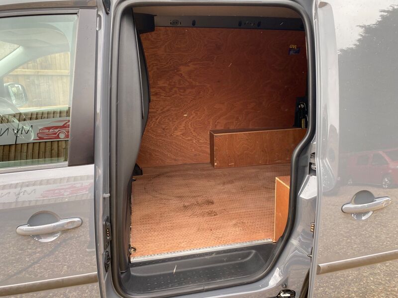 VOLKSWAGEN CADDY