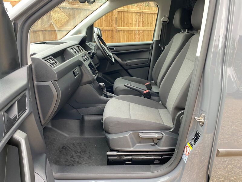 VOLKSWAGEN CADDY