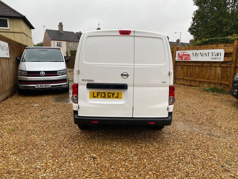 NISSAN NV200