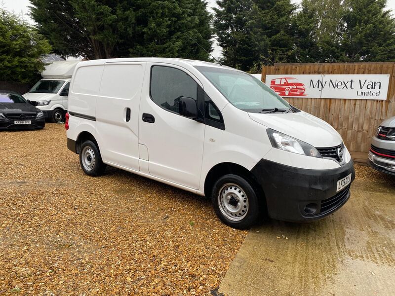 NISSAN NV200