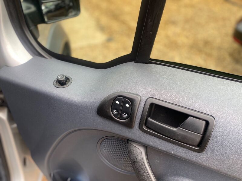 FORD TRANSIT CONNECT