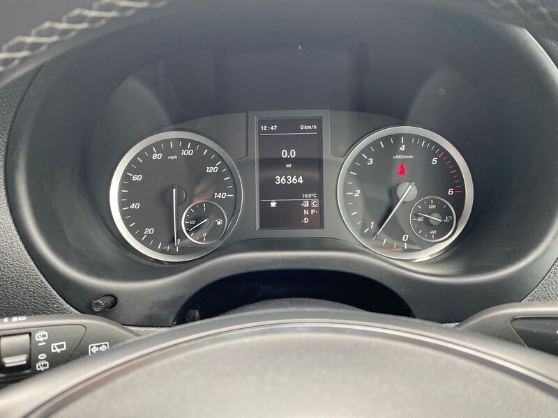 MERCEDES-BENZ VITO